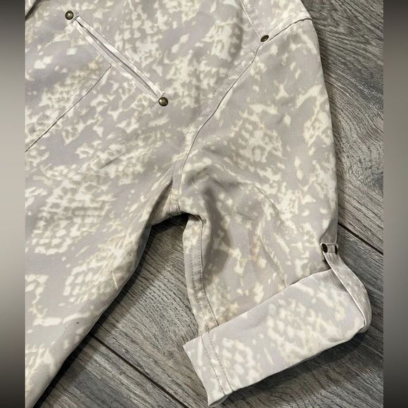 Calvin Klein Womens Blouse Shirt -Roll Tab Sleeve - Button Down Gray Size Small - Picture 11 of 13